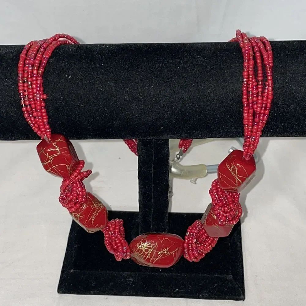 Large red beaded necklace - Picture 3 of 5